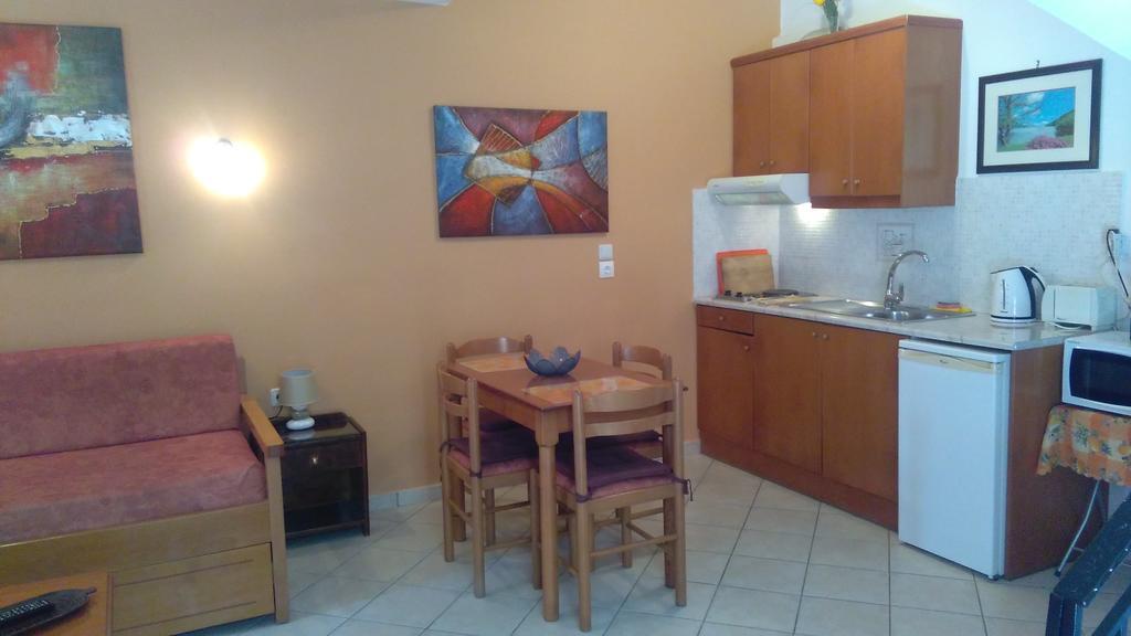 Stella 'S Sea Front Apartments Yénion Екстериор снимка