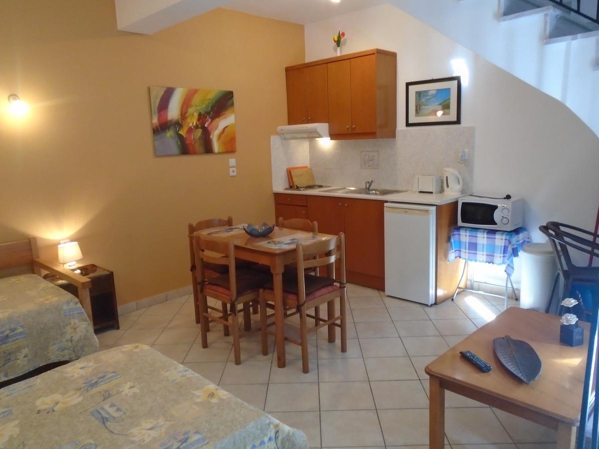 Stella 'S Sea Front Apartments Yénion Екстериор снимка
