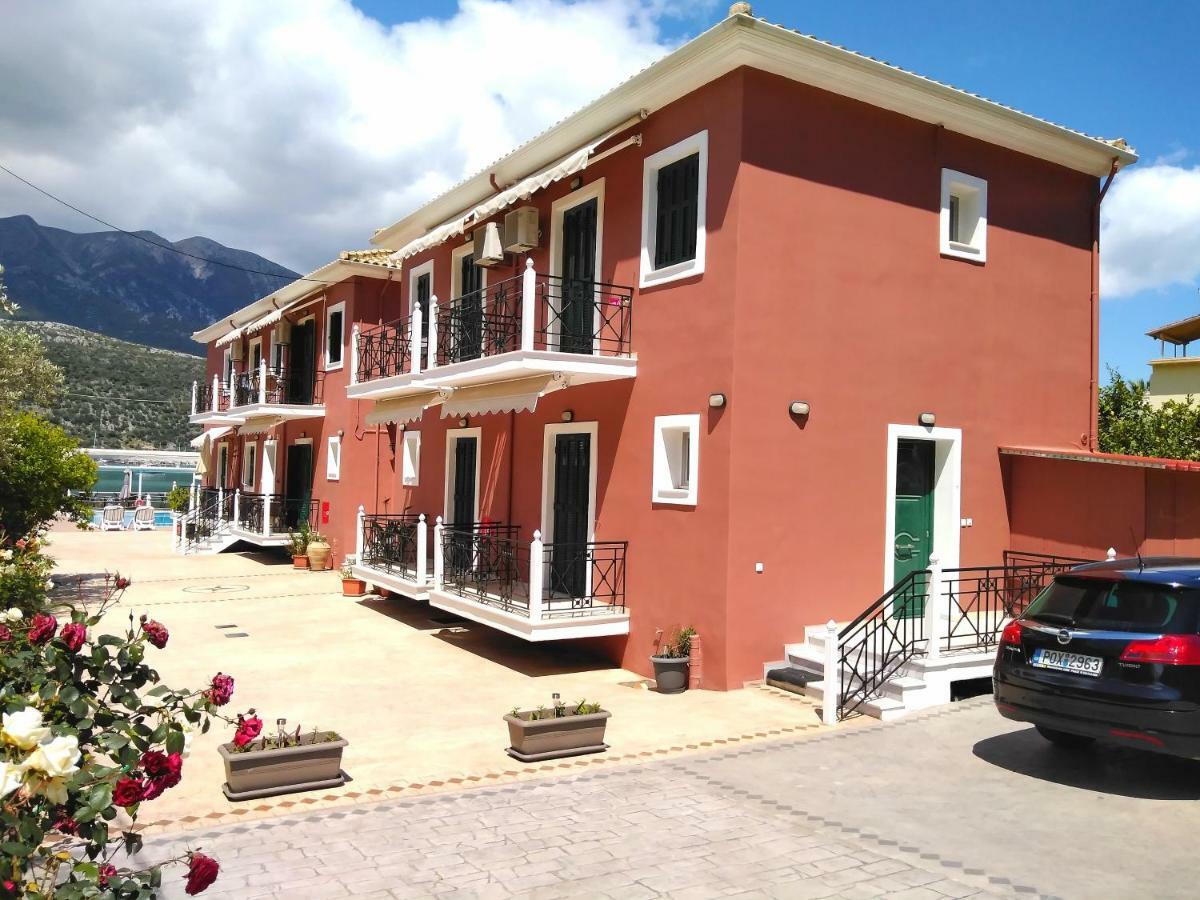 Stella 'S Sea Front Apartments Yénion Екстериор снимка